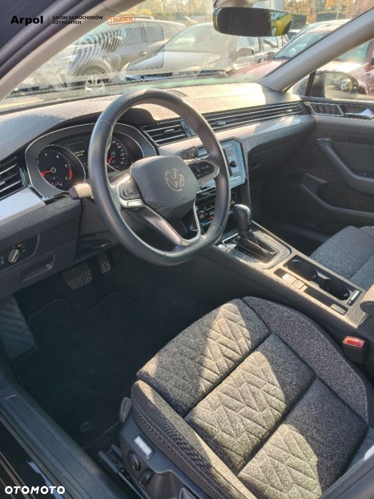 Volkswagen Passat - 12