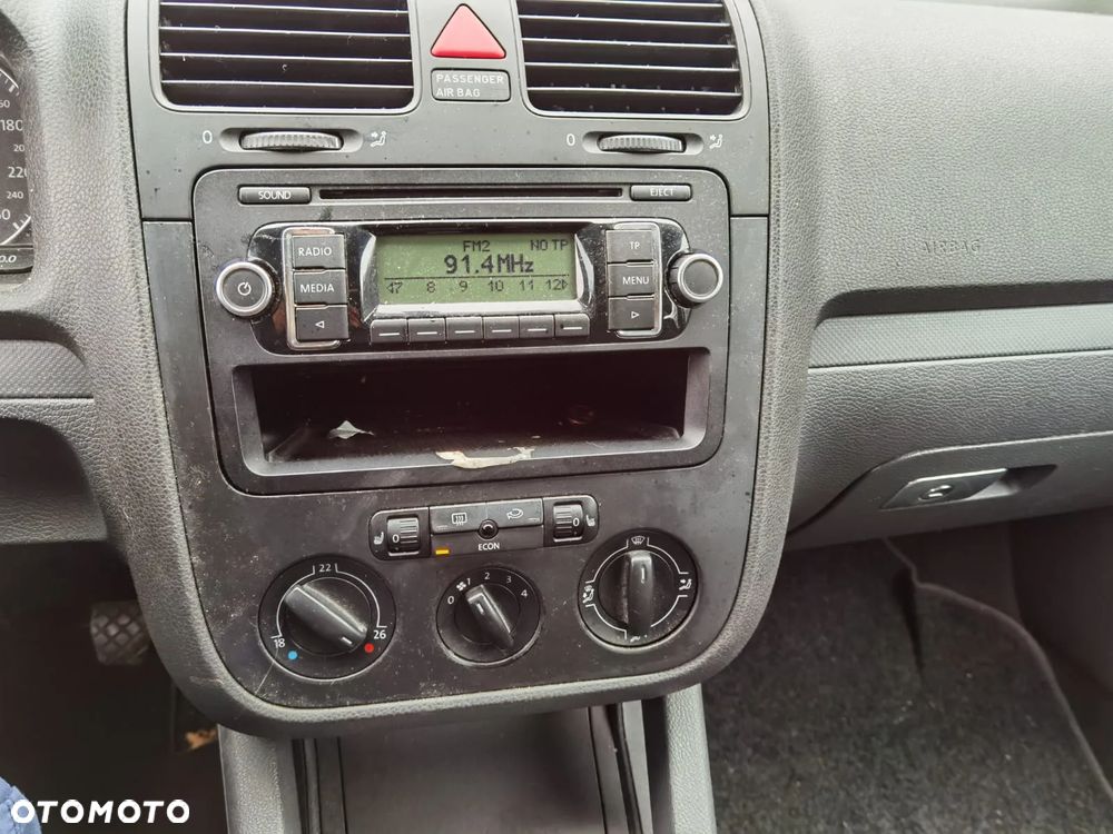 Volkswagen Golf 1.9 TDI DPF Comfortline BlueMotion - 6