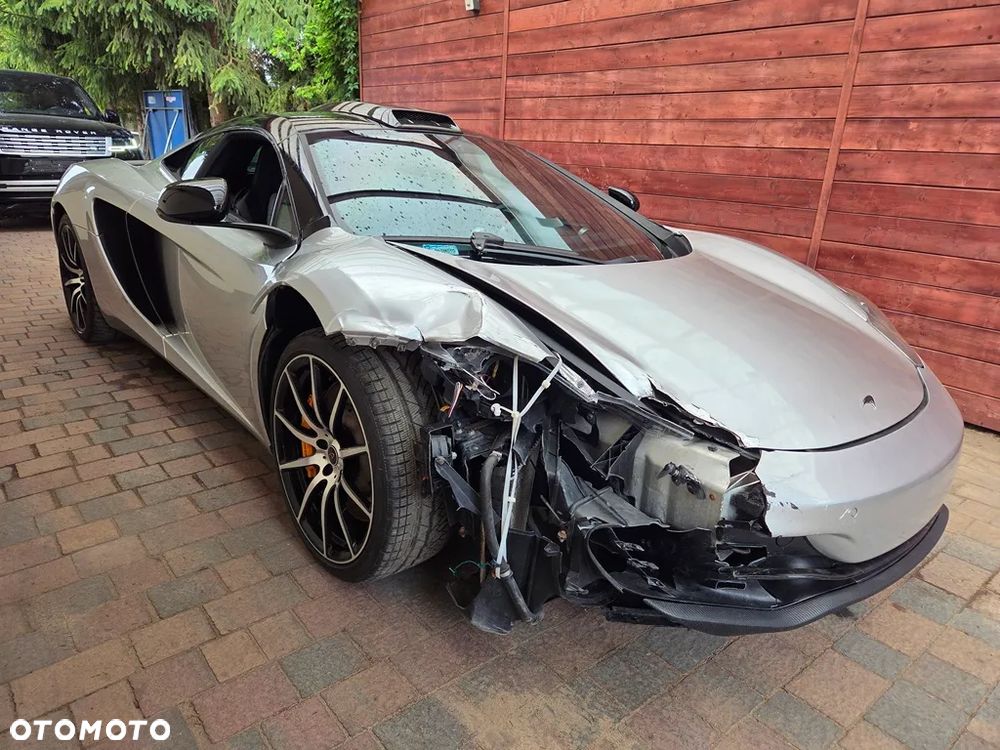 McLaren MP4-12C - 1