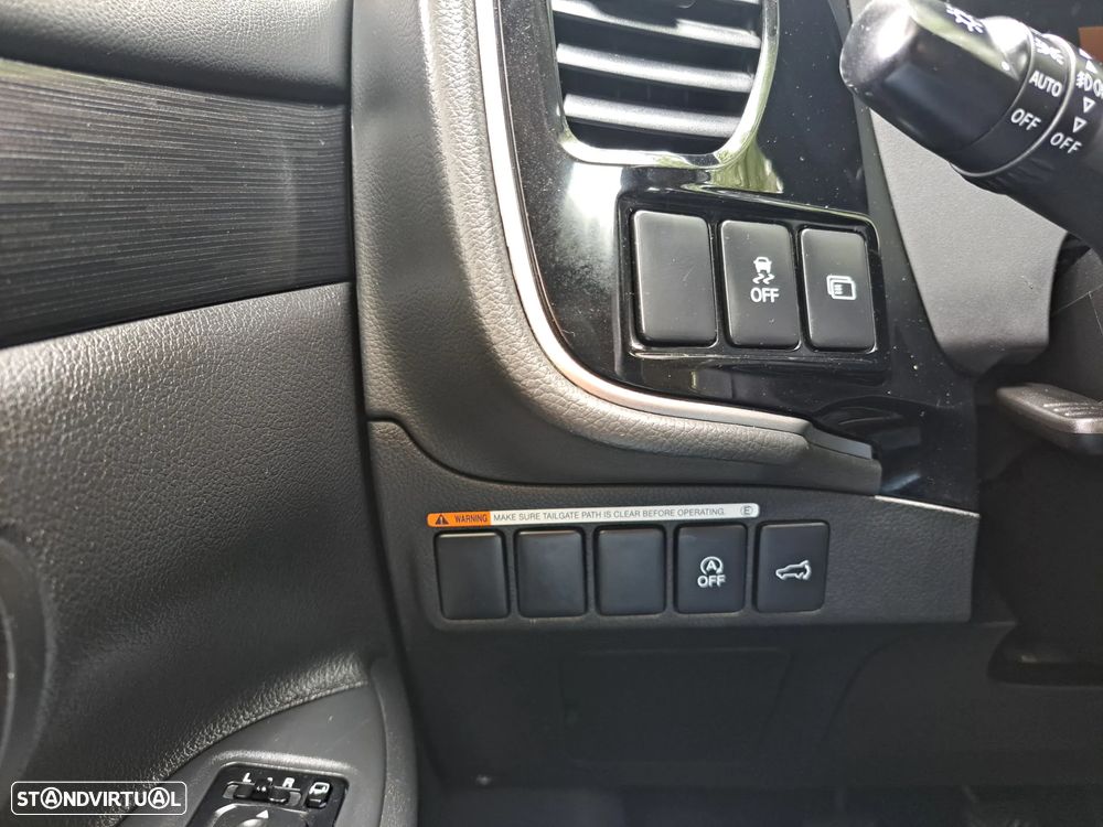 Mitsubishi Outlander 2.2 DI-D Intense - 17