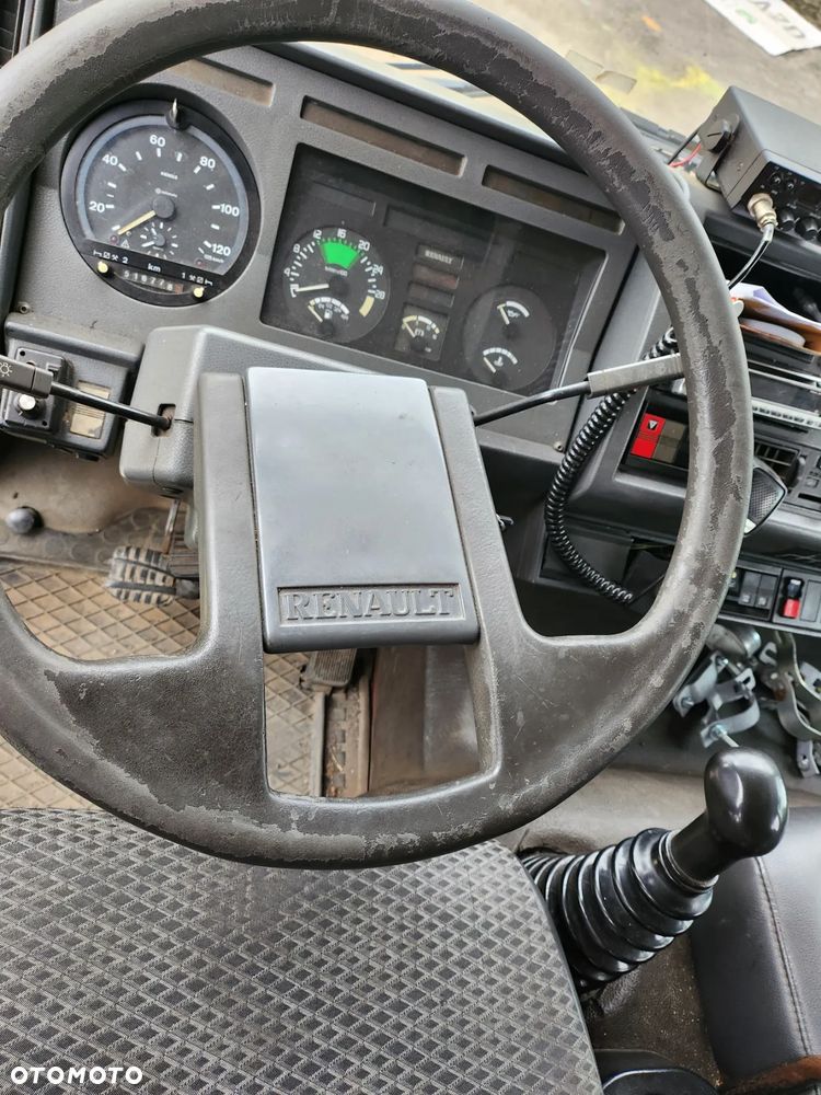 Renault M180 - 11