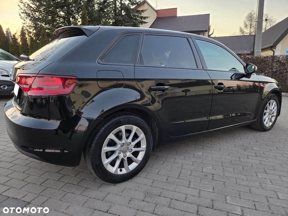 Audi A3 Sportback 2.0 TDI clean diesel Edycja specjalna - 4