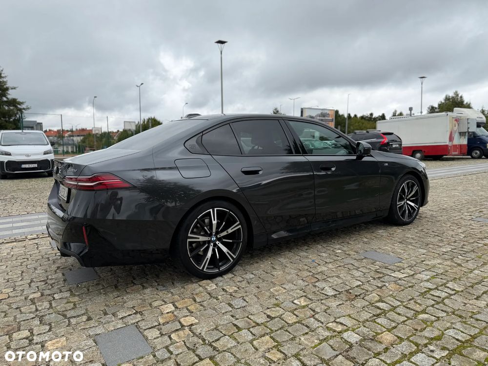 BMW Seria 5 520d xDrive mHEV M Sport - 10