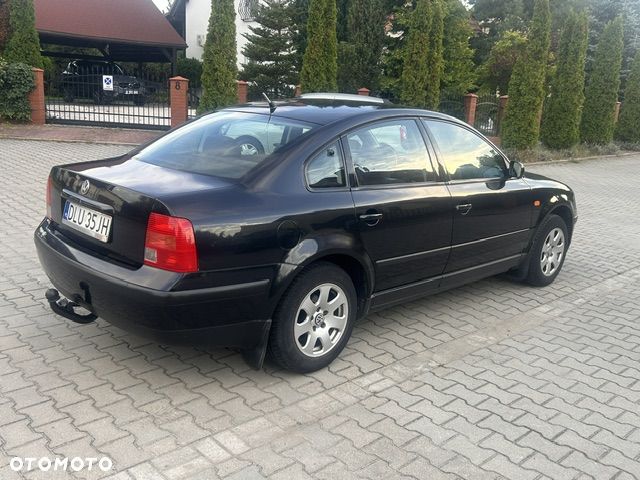 Volkswagen Passat - 11