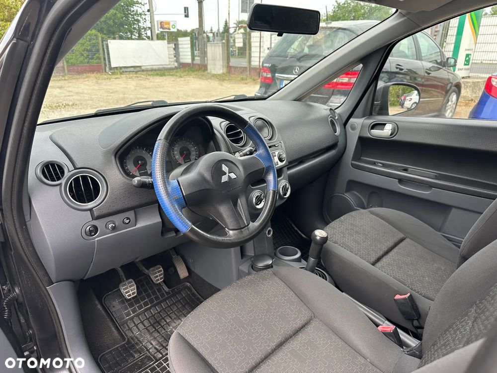 Mitsubishi Colt - 12