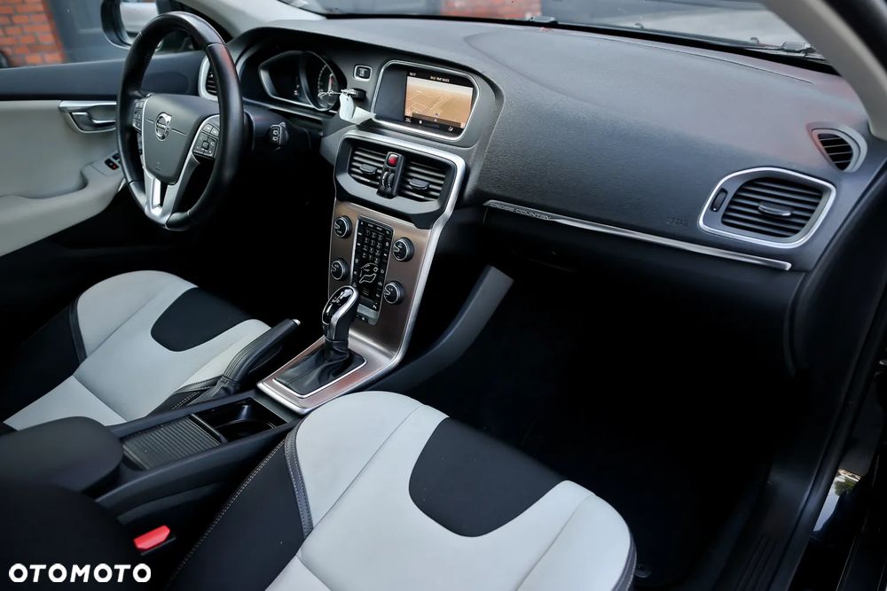 Volvo V40 Cross Country D3 Geartronic Momentum - 23