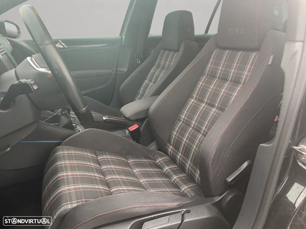 VW Golf 2.0 GTI - 9