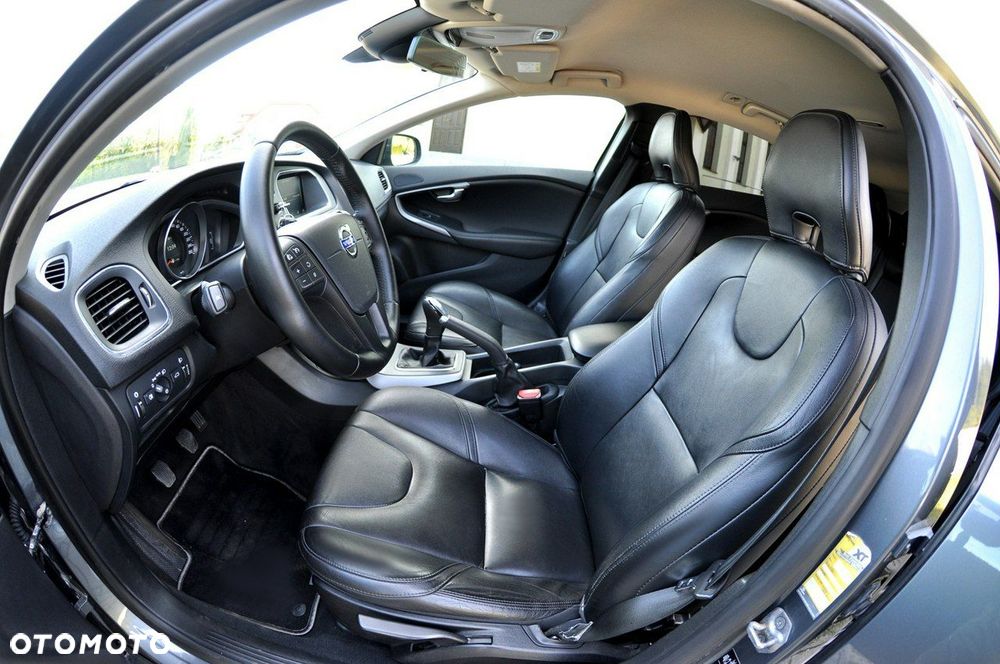 Volvo V40 D2 Momentum - 7