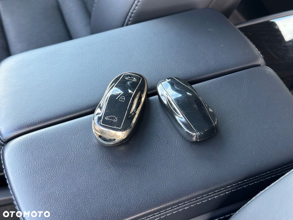 Tesla Model S - 39