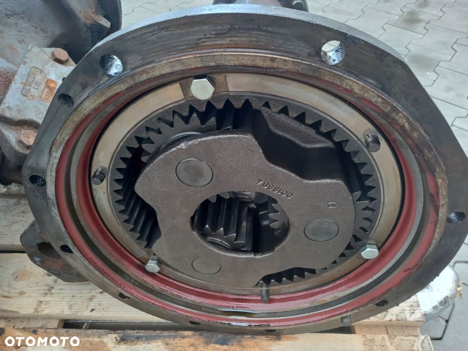 Tylne zwolnice układ planetarny Massey Ferguson 6170 - 4