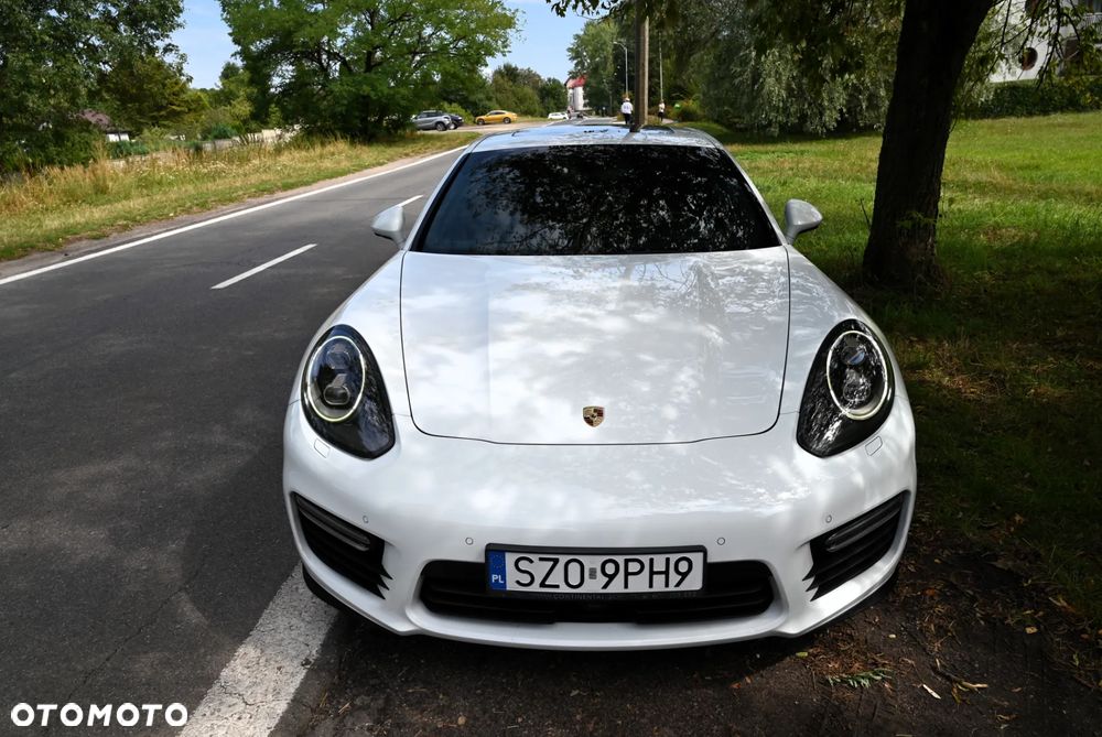 Porsche Panamera GTS PDK - 5