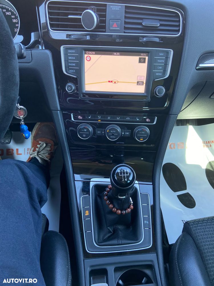 Volkswagen Golf 1.6 TDI BlueMotion Comfortline - 14