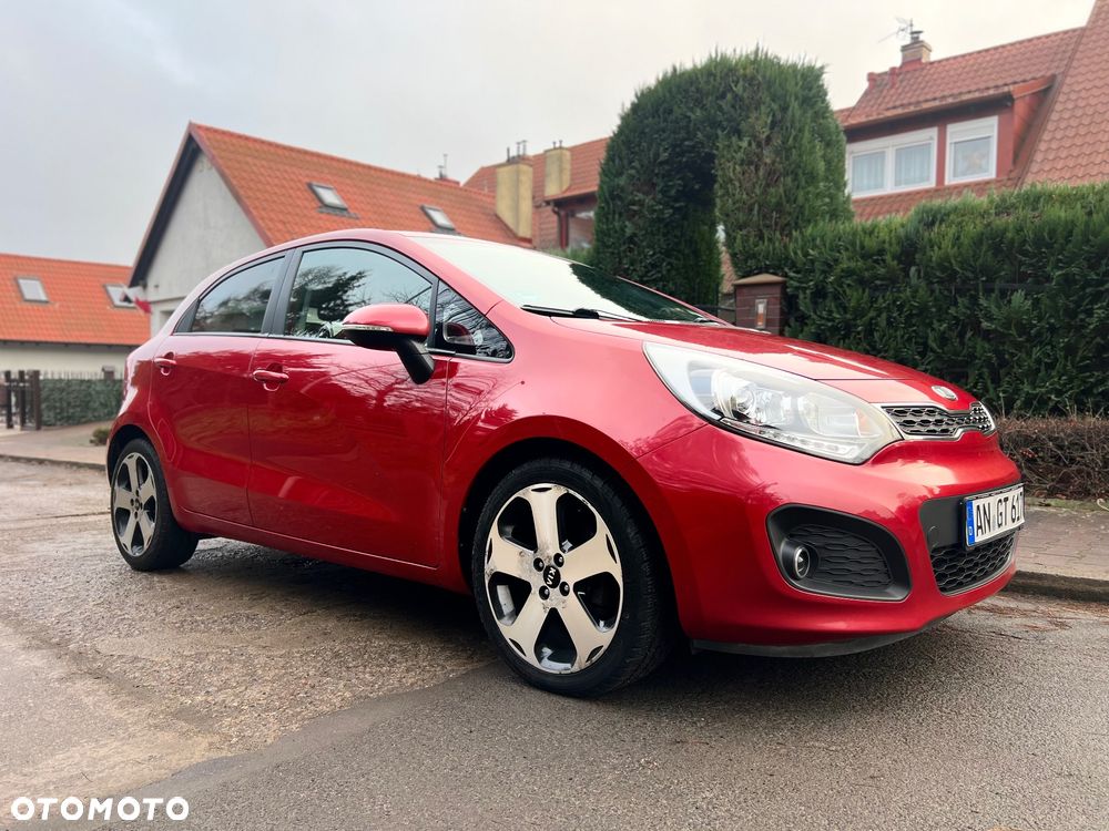 Kia Rio 1.4 CRDI Fifa World Cup Edition - 1