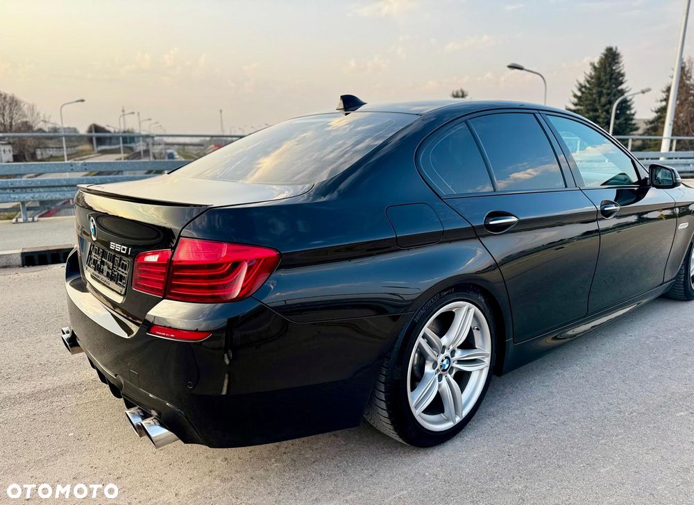 BMW Seria 5 550i - 6