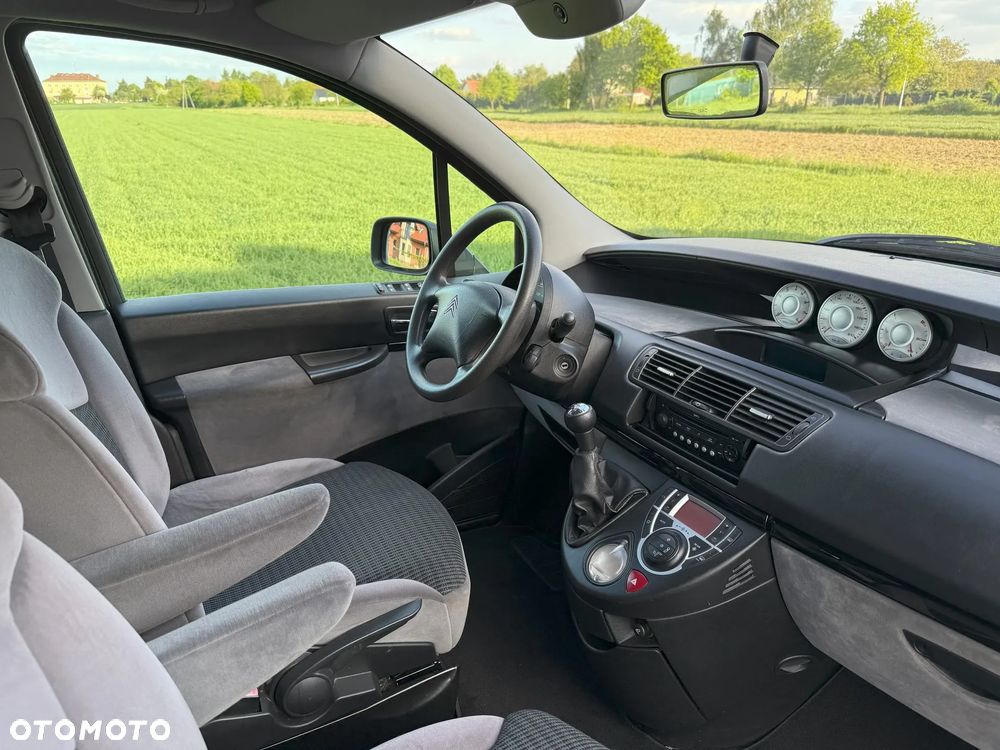 Citroën C8 2.0 16V Style - 9