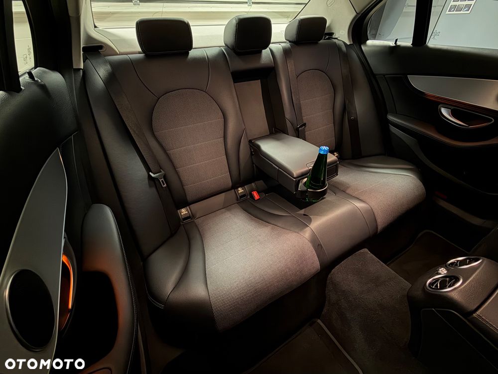 Mercedes-Benz Klasa C 180 7G-TRONIC - 29