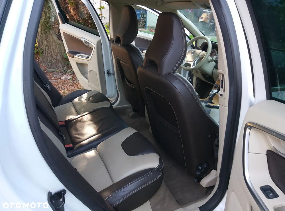 Volvo XC 60 - 22