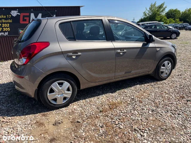 Hyundai i20 1.25 Comfort - 11