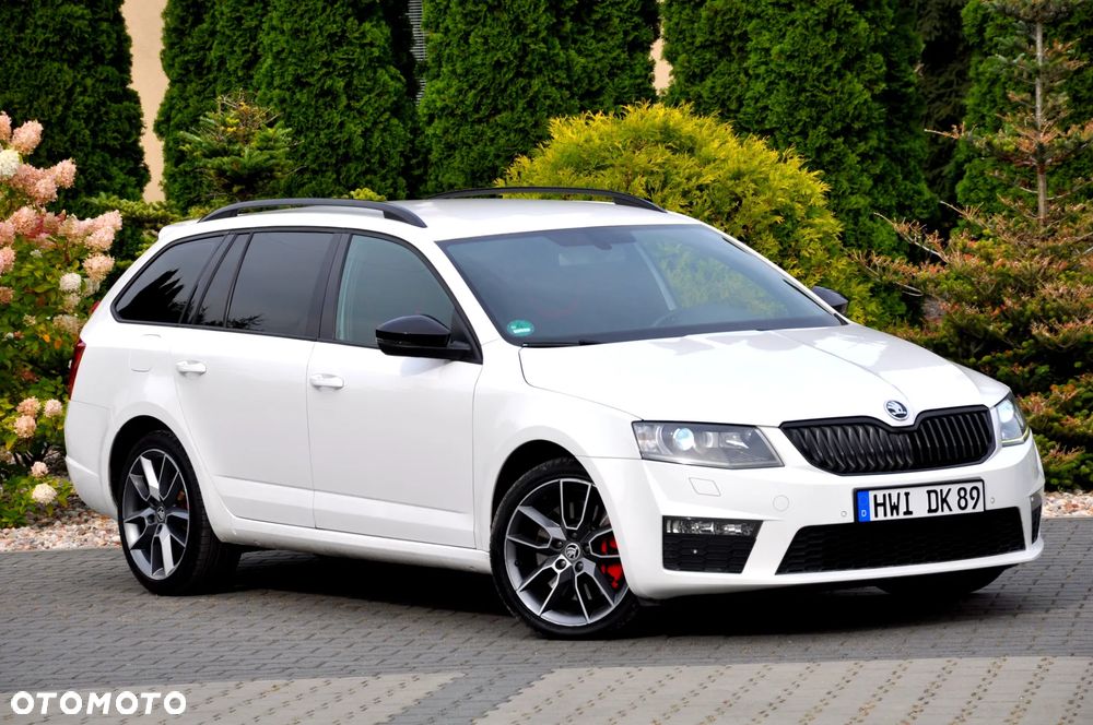 Skoda Octavia Combi 2.0 TDI DSG RS - 8