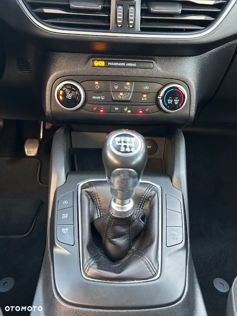 Ford Focus 1.5 EcoBlue Connected - 24