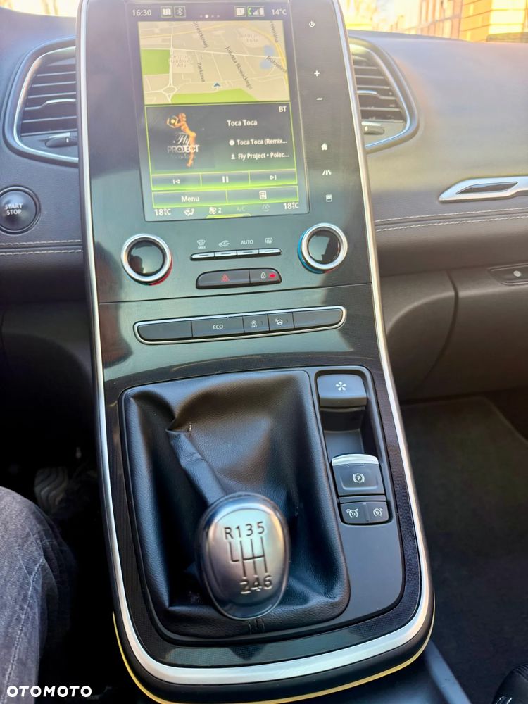 Renault Scenic 1.6 dCi Bose - 12