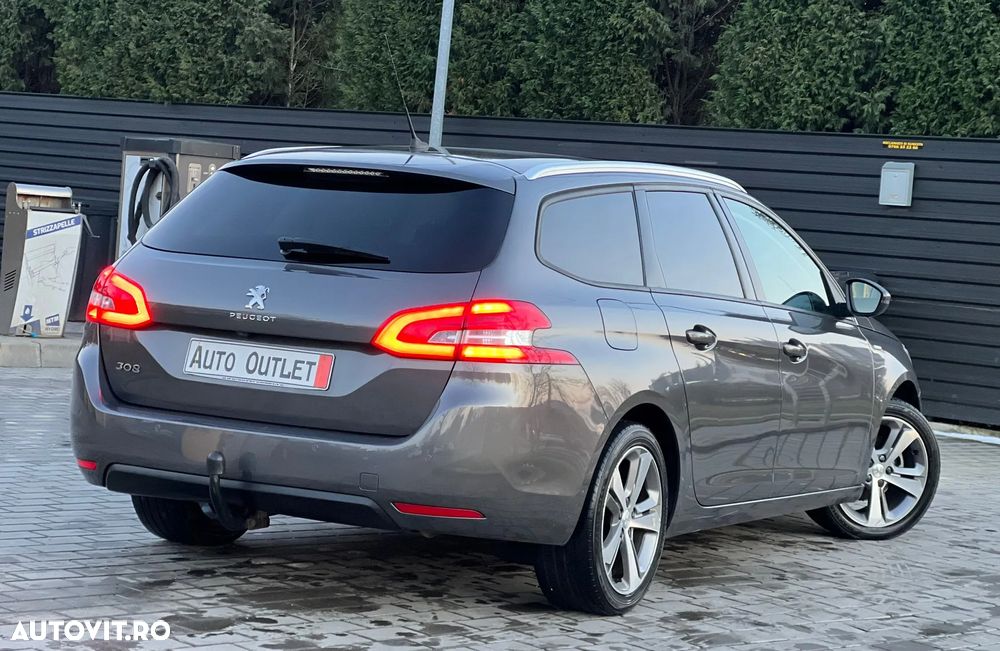 Peugeot 308 1.2 L PureTech Turbo S&S Allure - 12