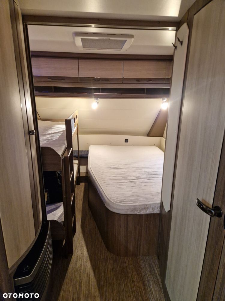 Hobby De Luxe  560 - 8