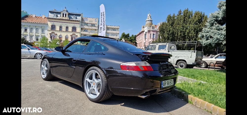 Porsche 911 Carrera - 13