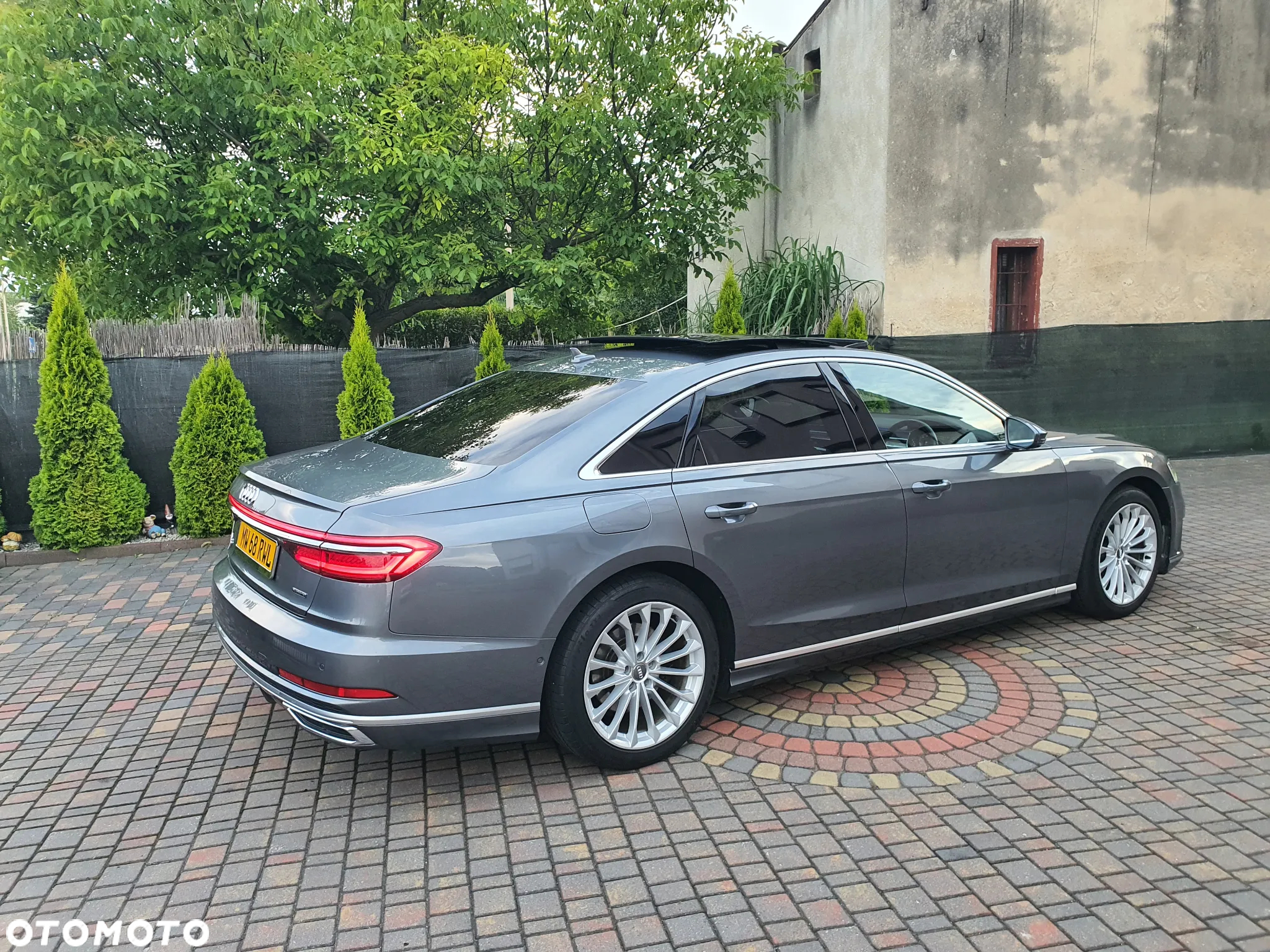 Audi A8 - 4