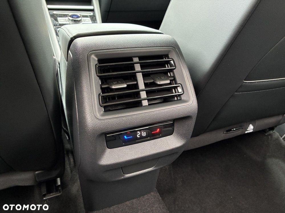 Volkswagen Tiguan - 27
