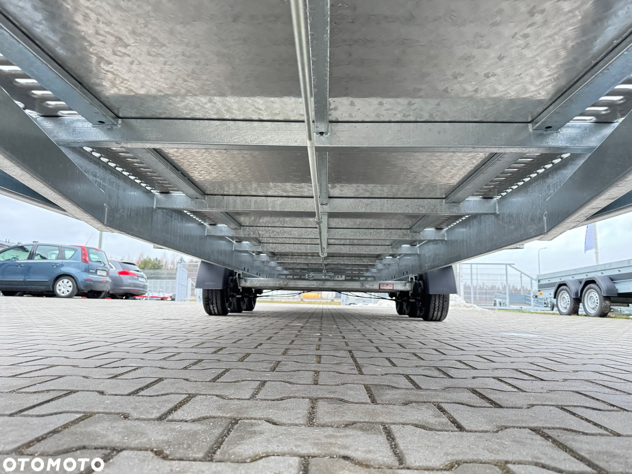 Lorries PL35-8521 laweta na dwa auta 3500kg wypełnienie podłogi ALU 3 osie - 21