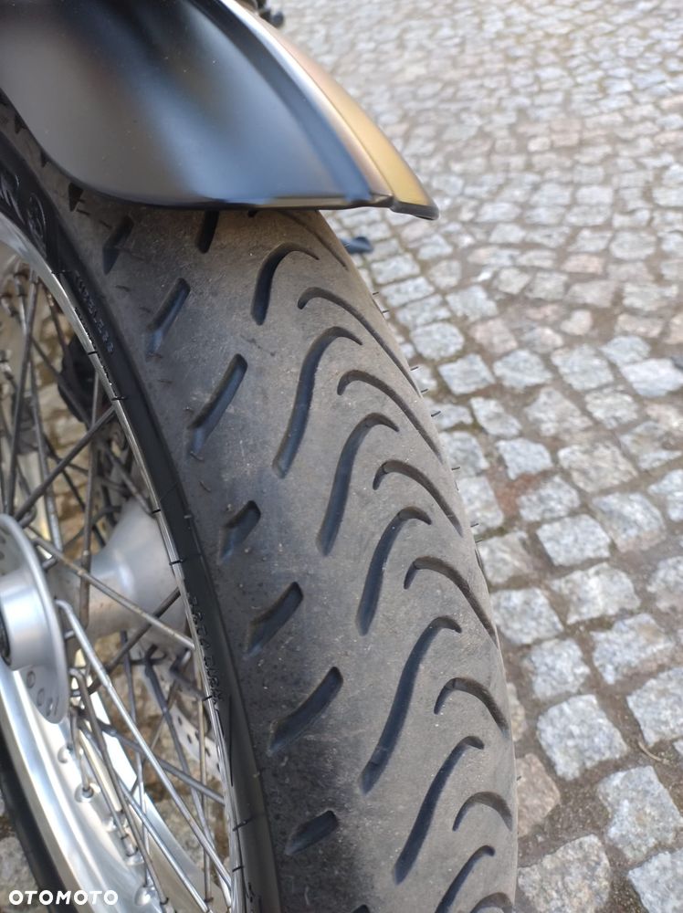 Triumph Thruxton - 30