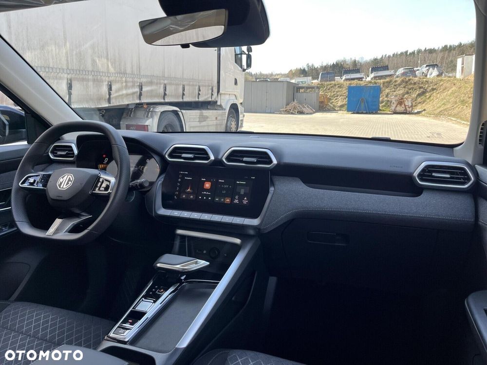 MG ZS Hybrid+ - 27