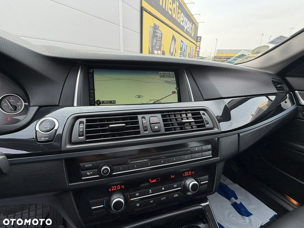 BMW Seria 5 525d Sport-Aut - 25