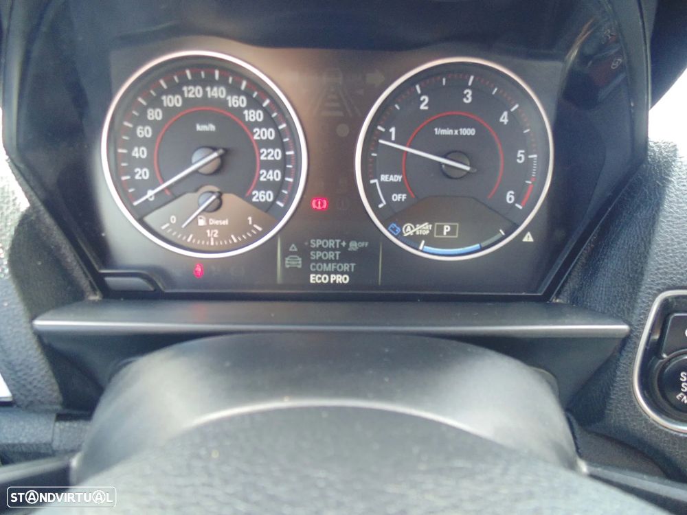 BMW 118 dA Line Sport - 33