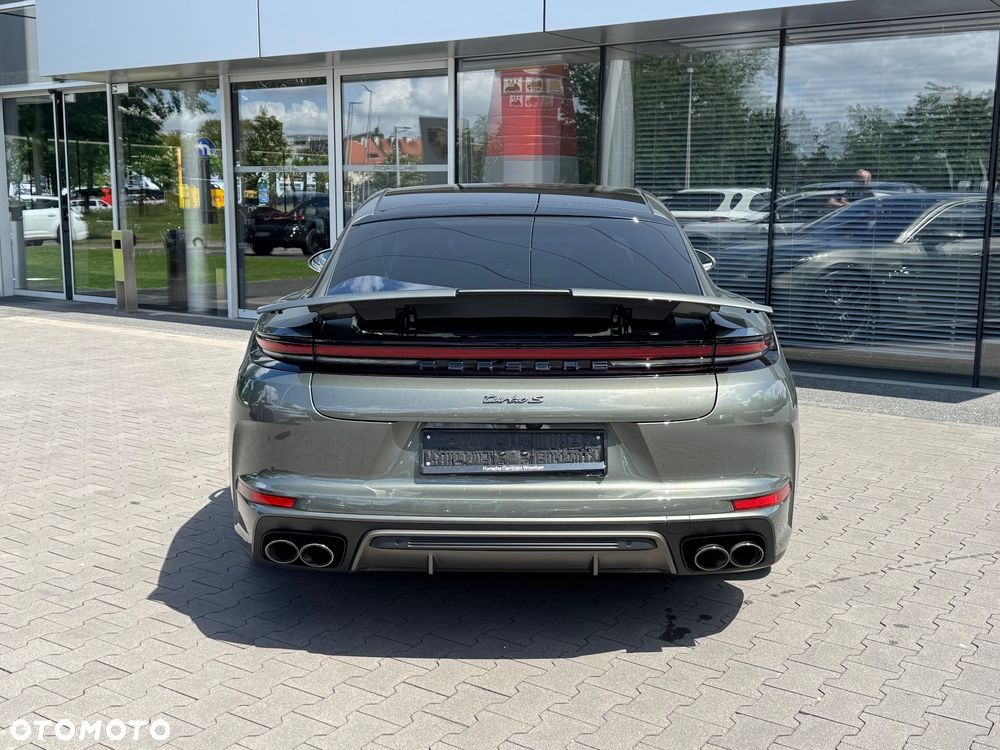 Porsche Panamera Turbo S E-Hybrid PHEV - 10