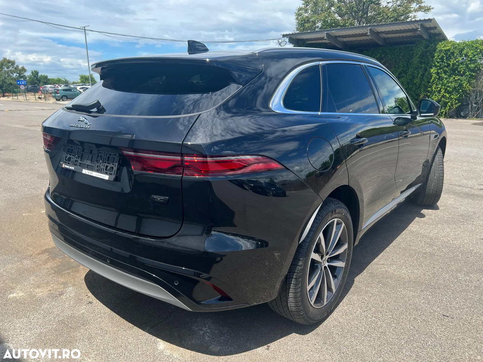 Jaguar F-Pace D200 AWD R-Dynamic SE - 9