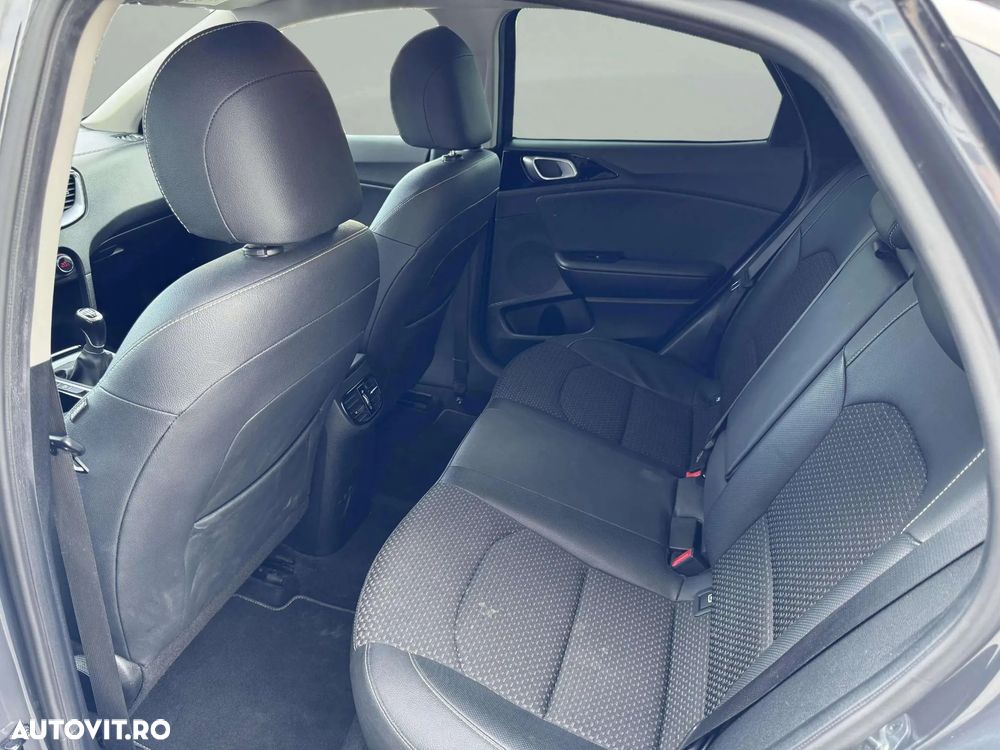 Kia Ceed - 14