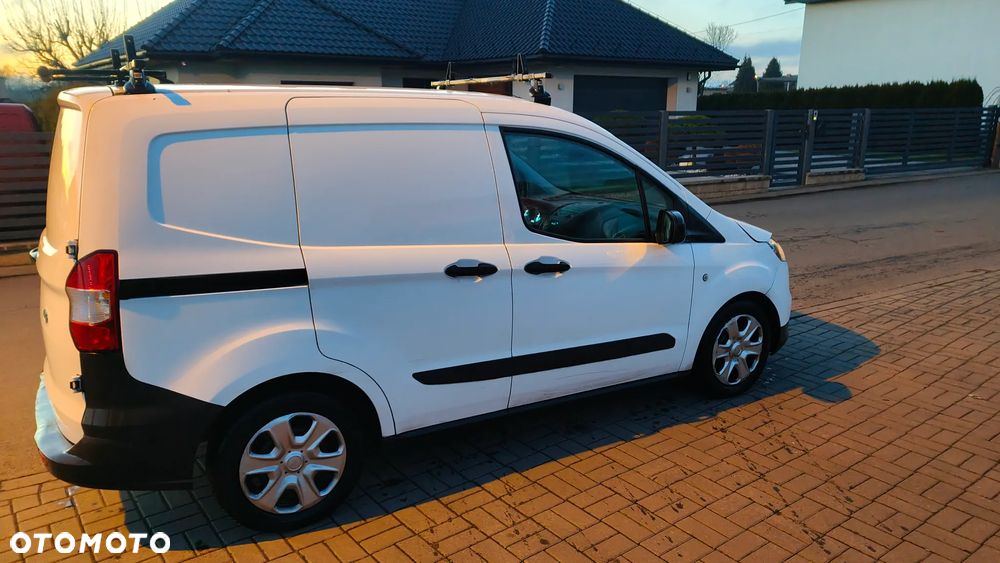 Ford Transit Courier - 3