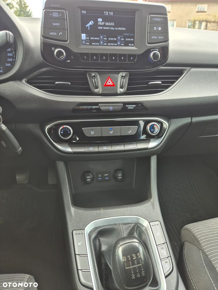 Hyundai i30 1.4 Premiere Comfort - 17