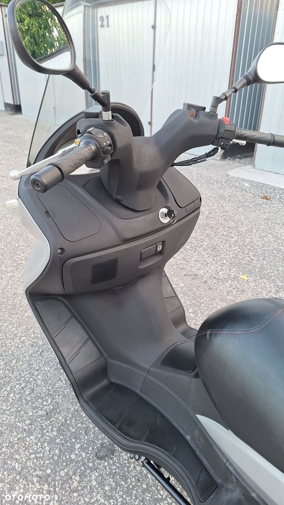 Suzuki Burgman - 6