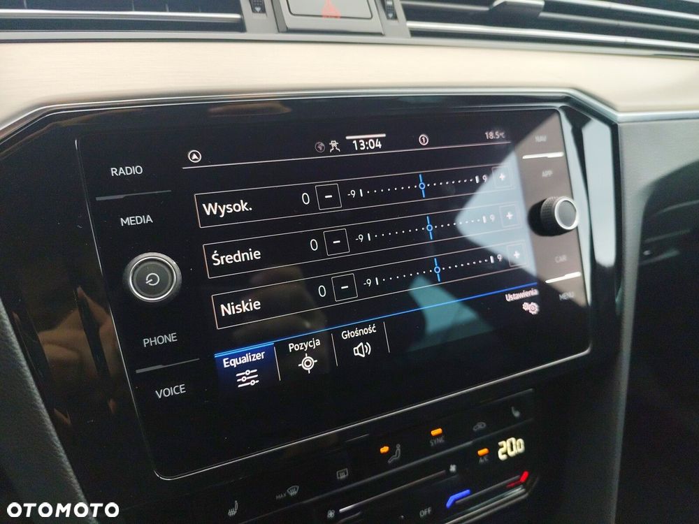 Volkswagen Passat - 32