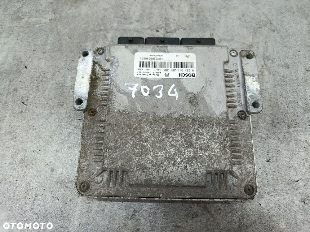 STEROWNIK RENAULT MASTER II 8200236624  8200236618  0281011254  BOSCH 2.5 - 1