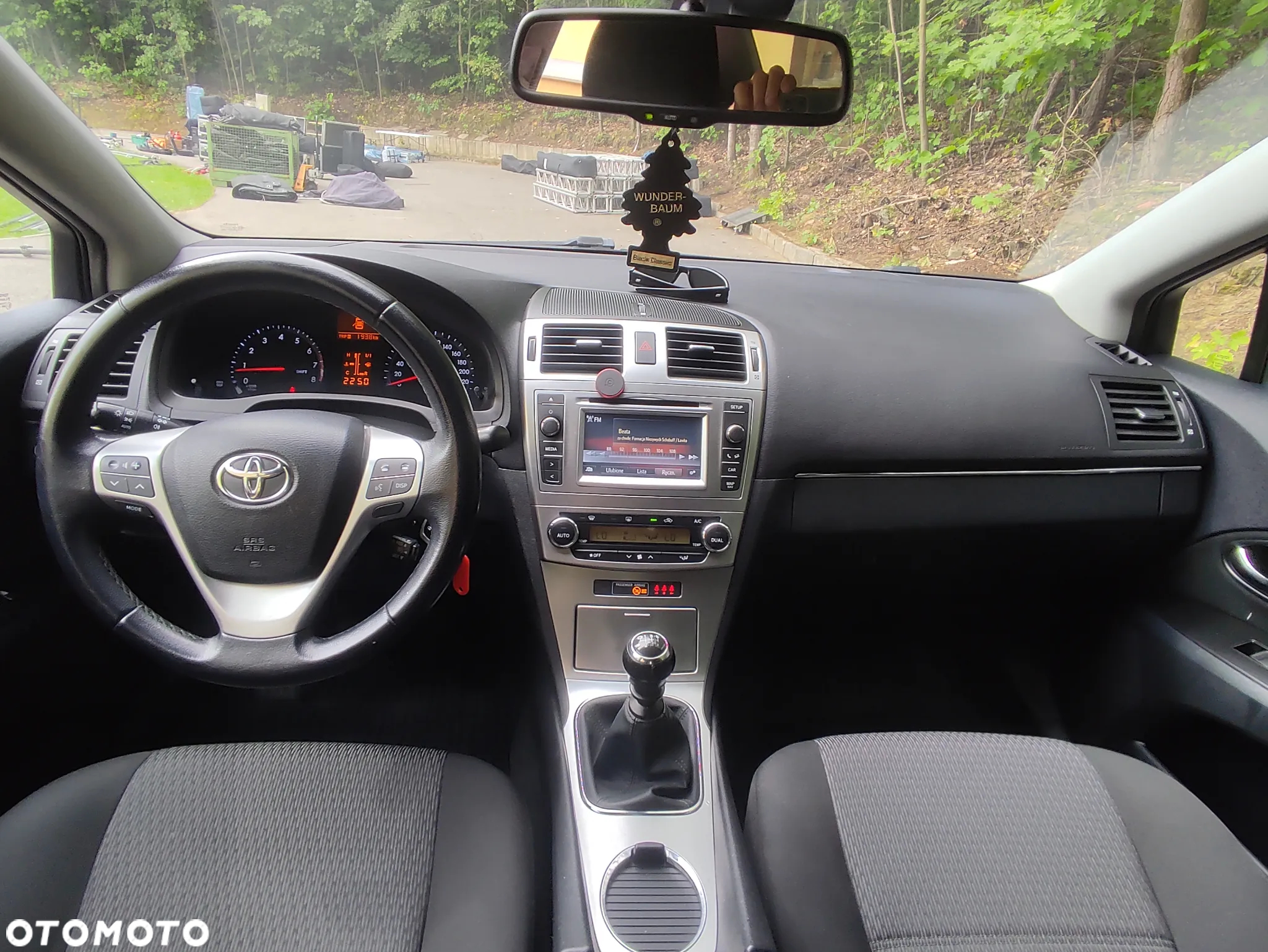Toyota Avensis 1.8 Premium - 20