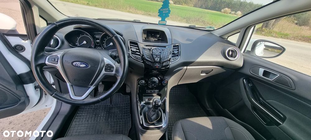 Ford Fiesta 1.0 EcoBoost mHEV Titanium - 12