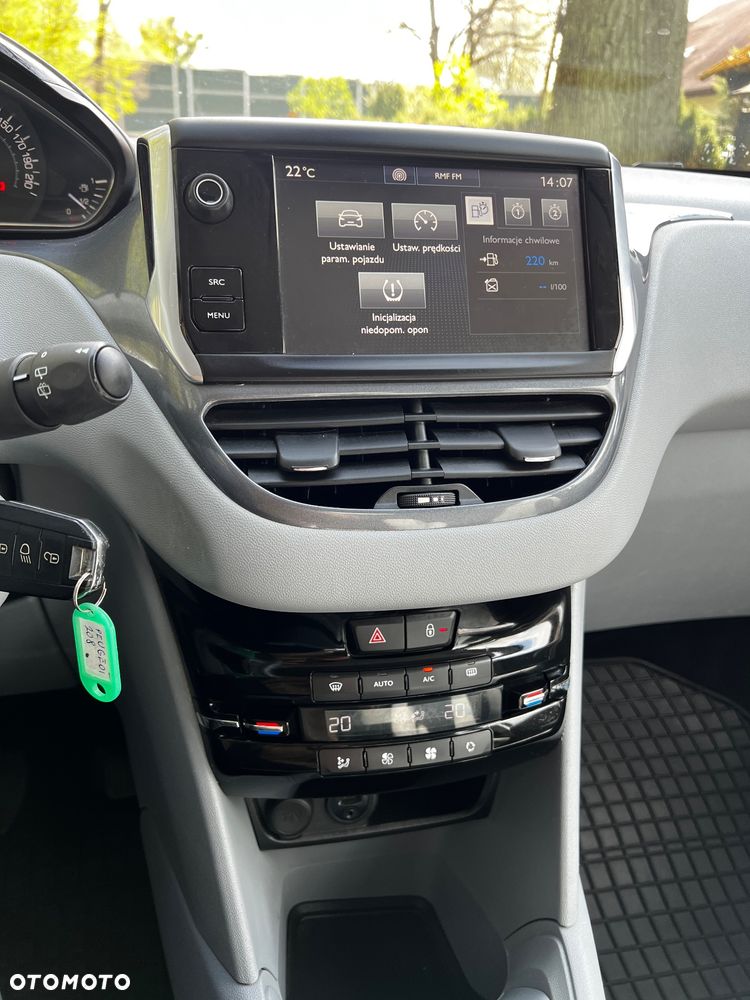 Peugeot 208 1.2 VTi Allure - 12