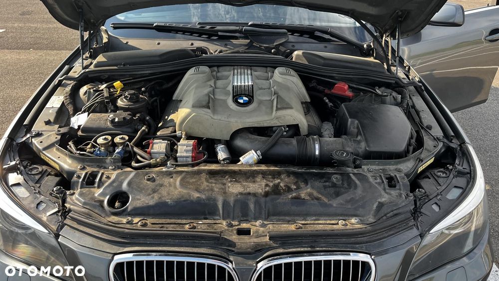 BMW Seria 5 545i - 10