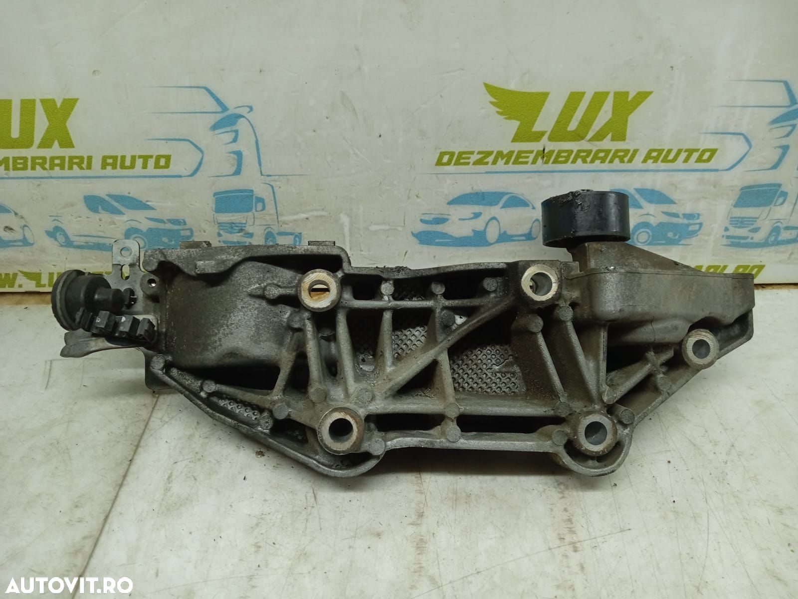 Suport accesorii 2.0 dci m9r740 8200527320c Opel Vivaro A [facelift] - 1