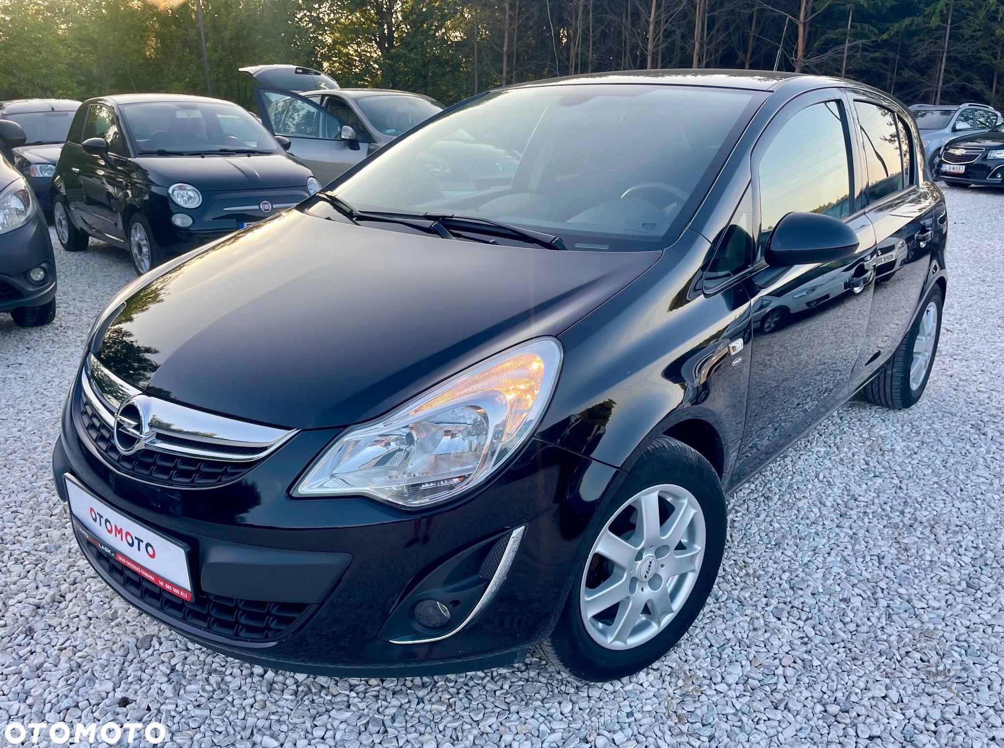 Opel Corsa 1.4 16V Innovation - 1