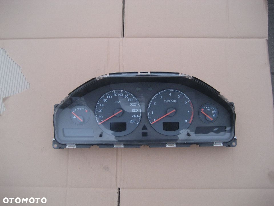 volvo s80 2,9 benzyna  98-03r licznik zegar 9472449 69294 150  europa